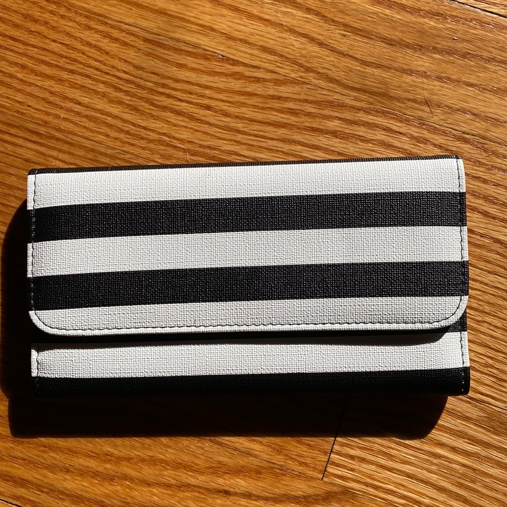 KUT from the Kloth Women’s wallet